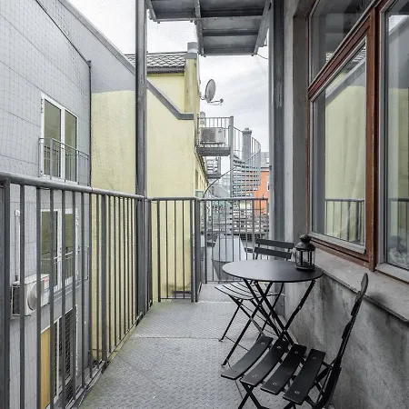 Large Flat With Balcony In Prime Location. Eg2