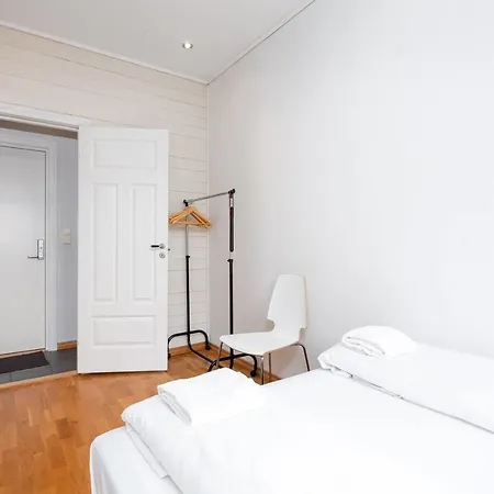 Apartment Large Flat With Balcony In Prime Location. Eg2 *